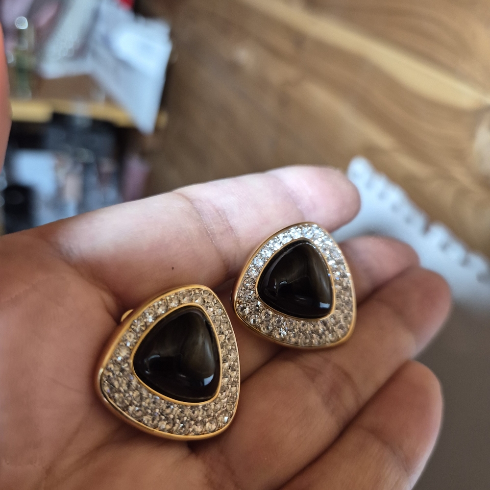 STUNNING!! Swarovski SAL Crystal Gold And Black Clip On Earrings